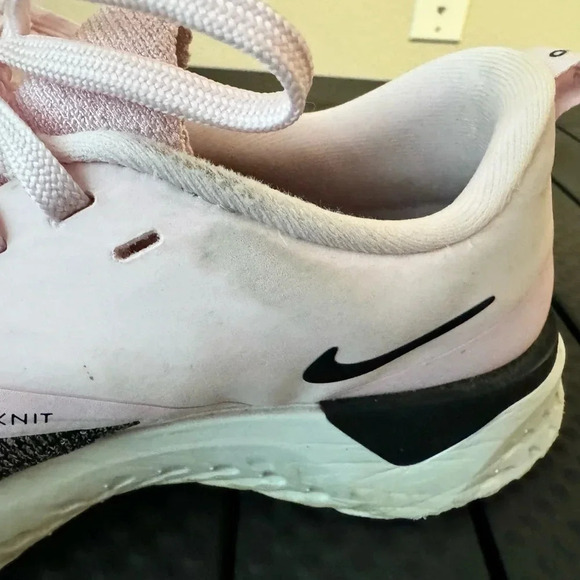 NIKE ODYSSEY REACT 2
FLYKNIT PINK AND BLACK RUNNING SHOE - Picture 5 of 7